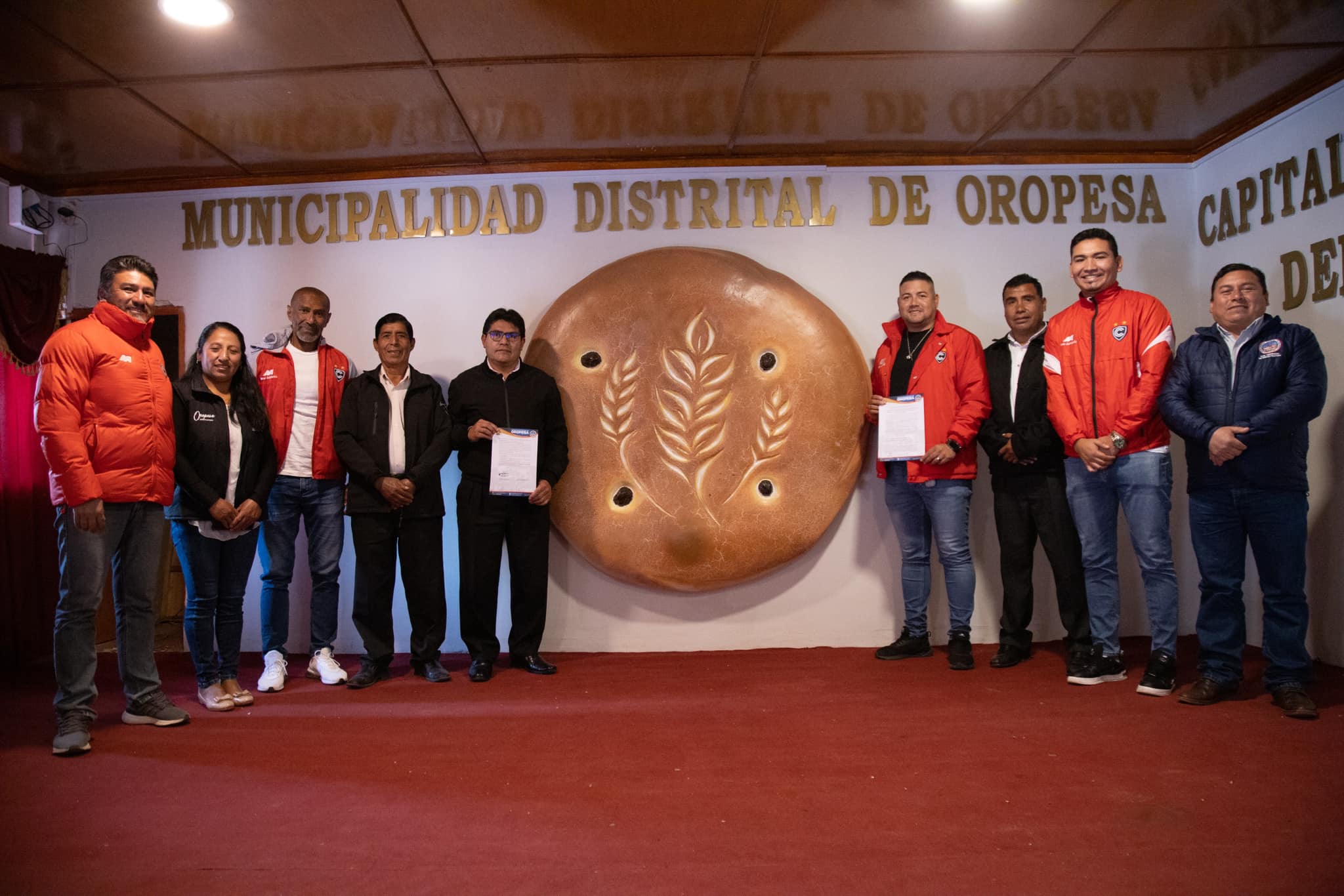 Cienciano firmó convenio para el uso del estadio Silly