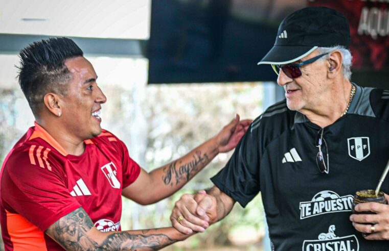 Cueva lamenta la despedida de Jorge Fossati