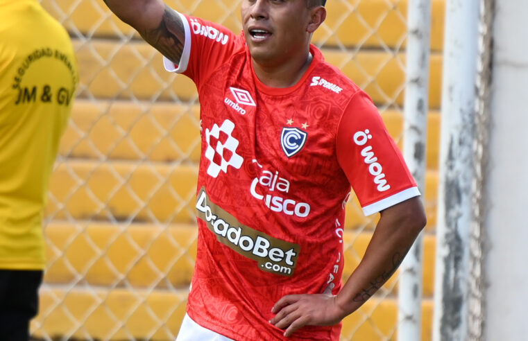 Jorge Fossati respalda a Cueva en su club Cienciano