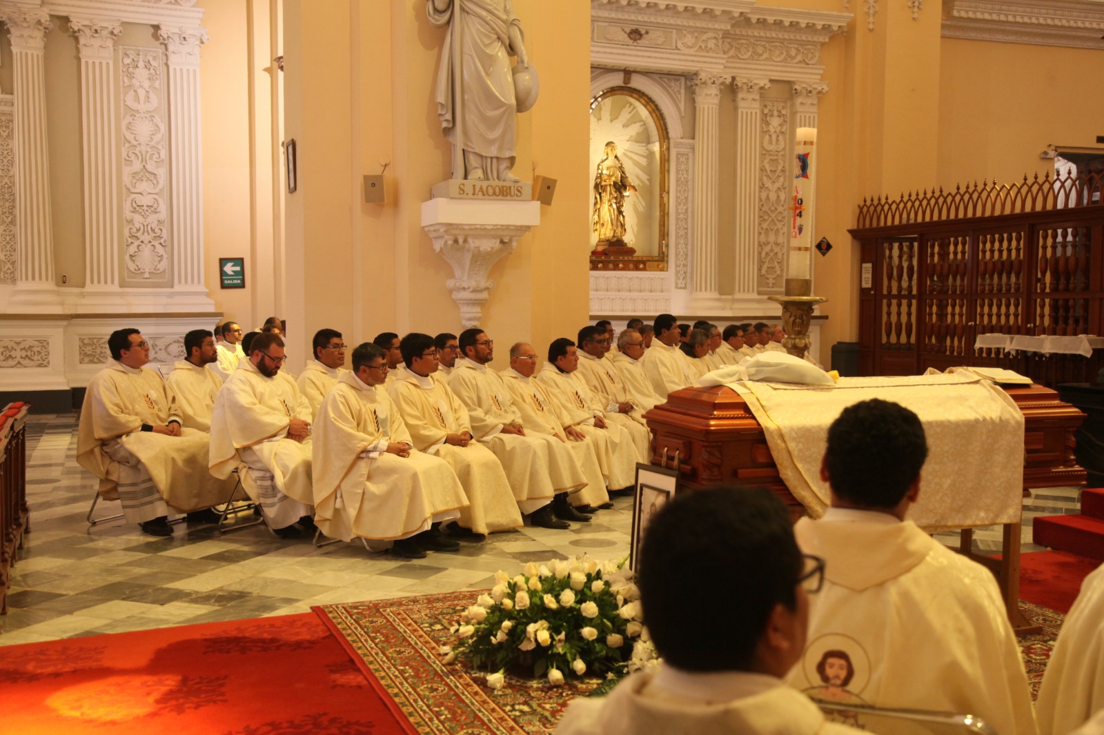 Arquidiócesis de Arequipa despidió a monseñor Javier Cárdenas