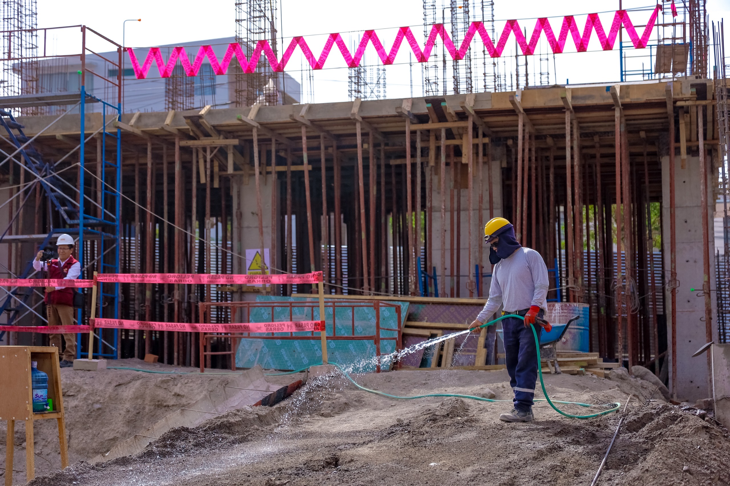 GRA agilizará construcción de colegios en Miraflores