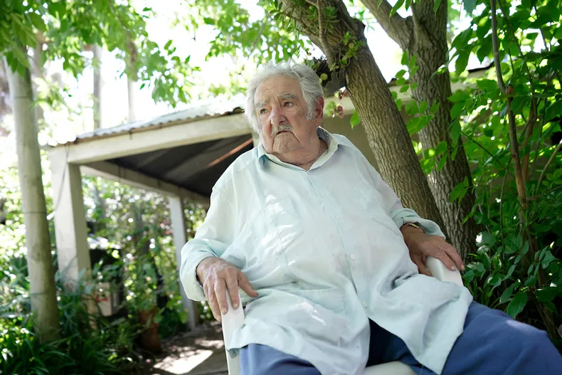 Mujica aseguró que el cáncer que padece se expandió por su cuerpo
