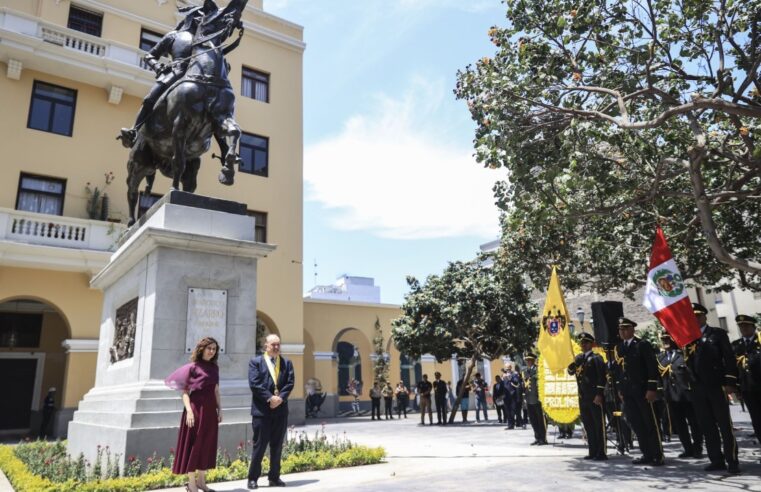 Boluarte y Adrianzén no asistieron a misa por el aniversario de Lima