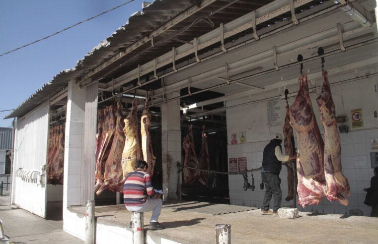 Denuncian que dirigentes pretenden “adueñarse” del Camal de Río Seco