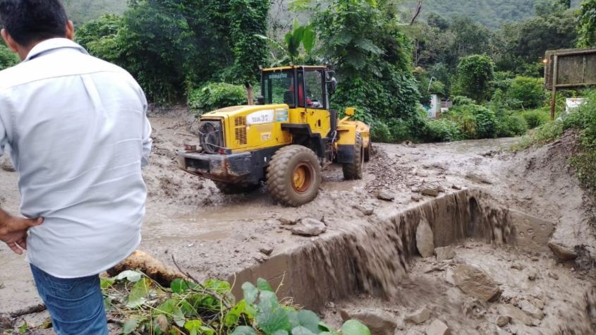 Redoblan trabajos ante los constantes deslizamientos en vía Quillabamba- Echarati