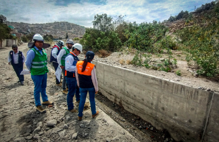 Fiscalizan descolmatación de torrenteras en Paucarpata