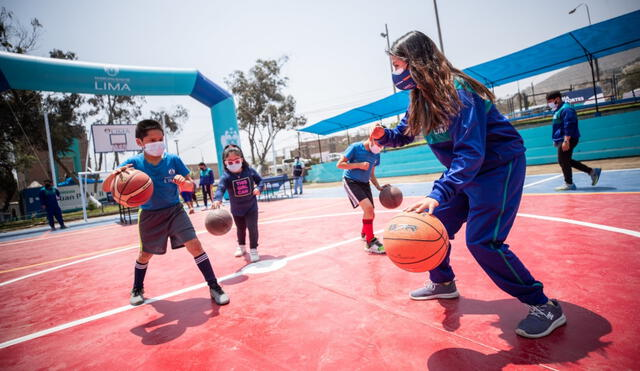 Práctica del deporte en vacaciones enlaza a padres e hijos en Yanahuara