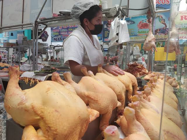 Baja el precio del pollo y el huevo en Arequipa