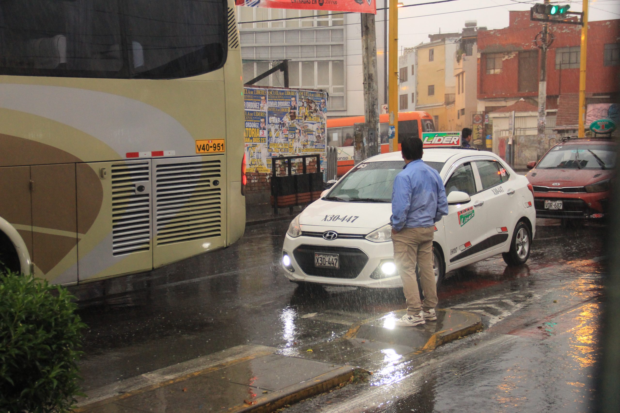 Cinco provincias en riesgo por activación de quebradas por lluvias