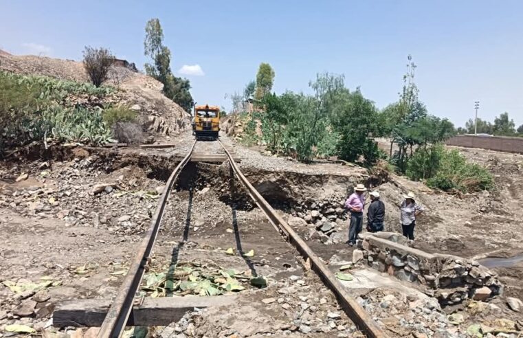 Rotura de canal madre inunda 50 viviendas y deja sin agua a población a La Joya