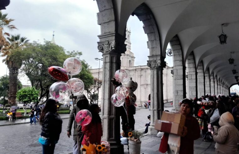 Lluvias perjudican celebraciones por el Día del Amor y la Amistad en Arequipa