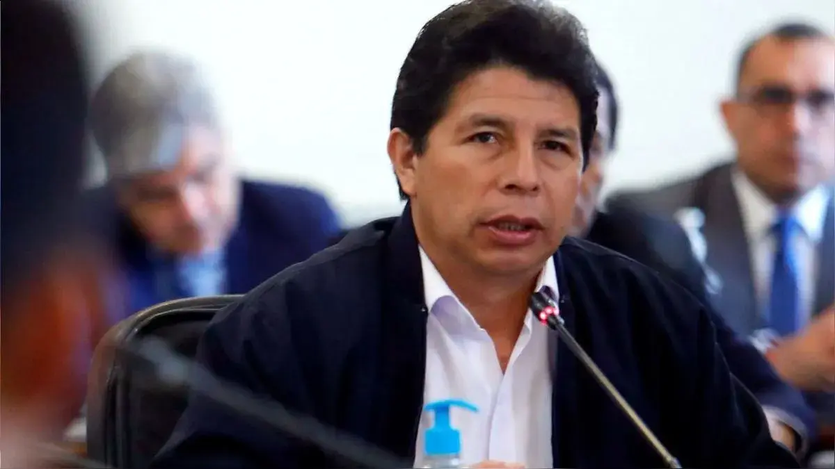 Castillo insiste en seguir proceso en su contra bajo vigilancia electrónica
