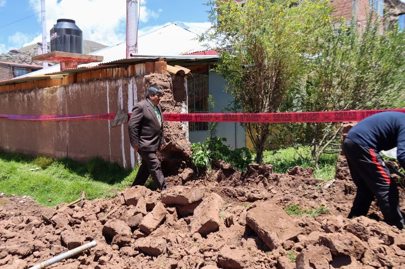 Muro del centro de salud colapsa tras fuertes precipitaciones pluviales