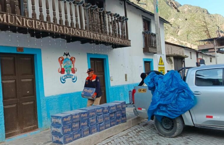 Llevan ayuda a población tras huaico en Tomepampa