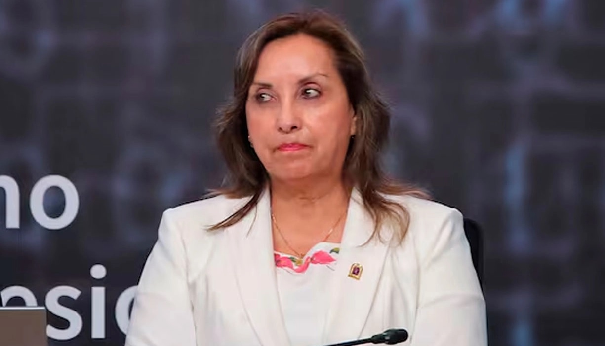 Presidenta elude nueva citación fiscal y la investigación se frustra por cuarta vez