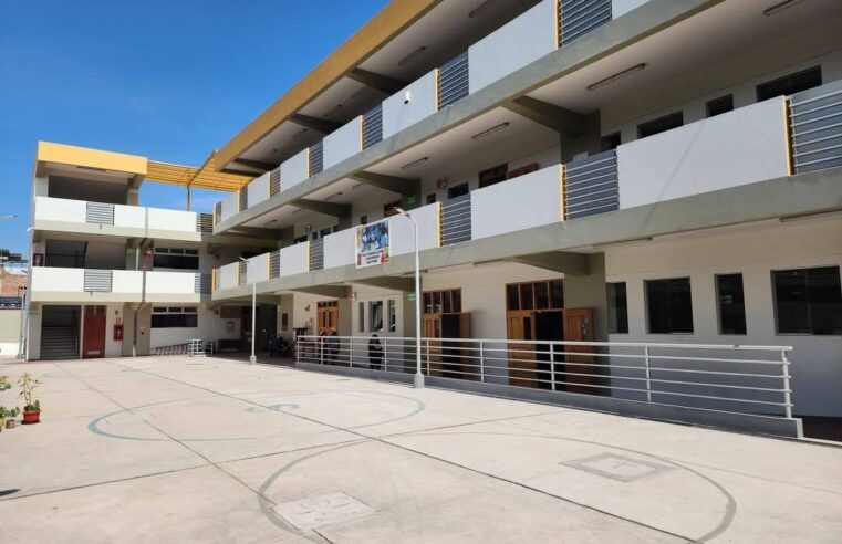 Colegio Benito Linares no duró ni dos años y ya tiene rajaduras