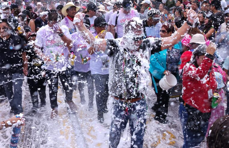 Caymeños disfrutaron el carnaval loncco 2025