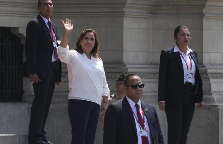 Presidenta Dina Boluarte sigue ataques a la prensa