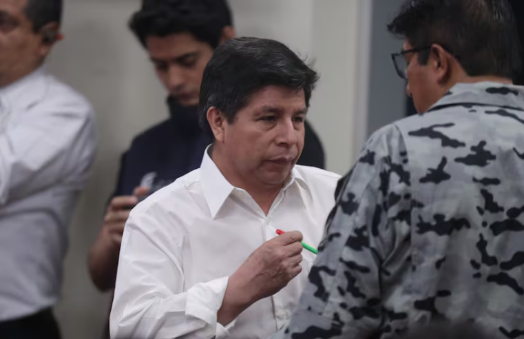 «No deseo participar»: Castillo rechaza a su abogado e intenta retirarse de audiencia