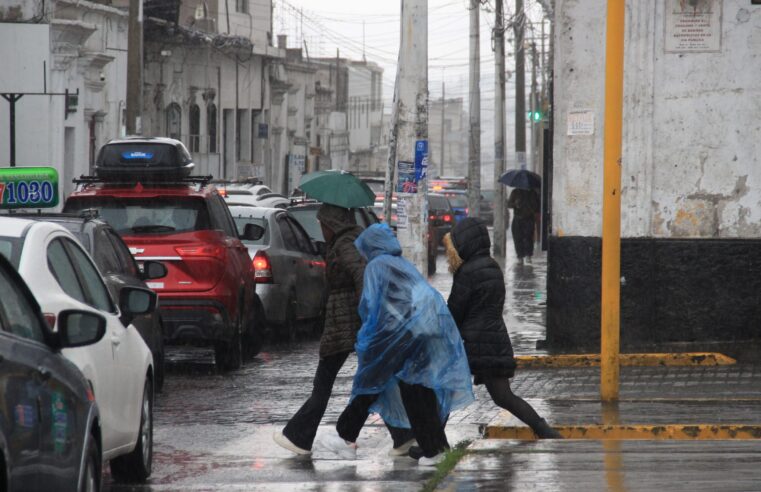 Evalúan inicio progresivo de clases en Arequipa por lluvias