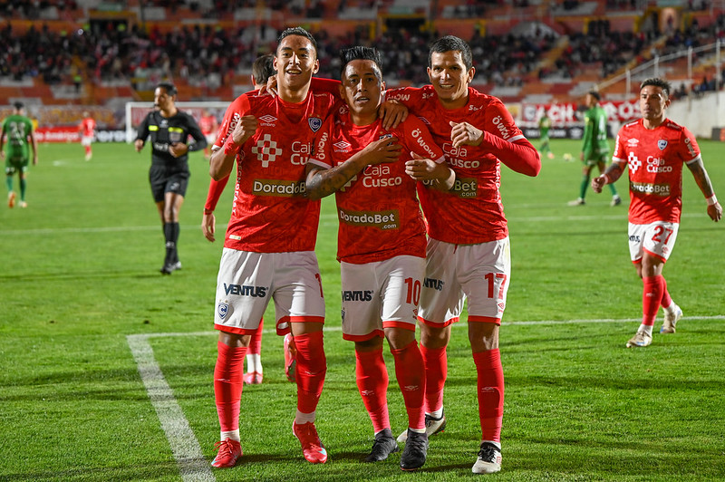 Aseguran que Cueva es un jugador que no se puede perder