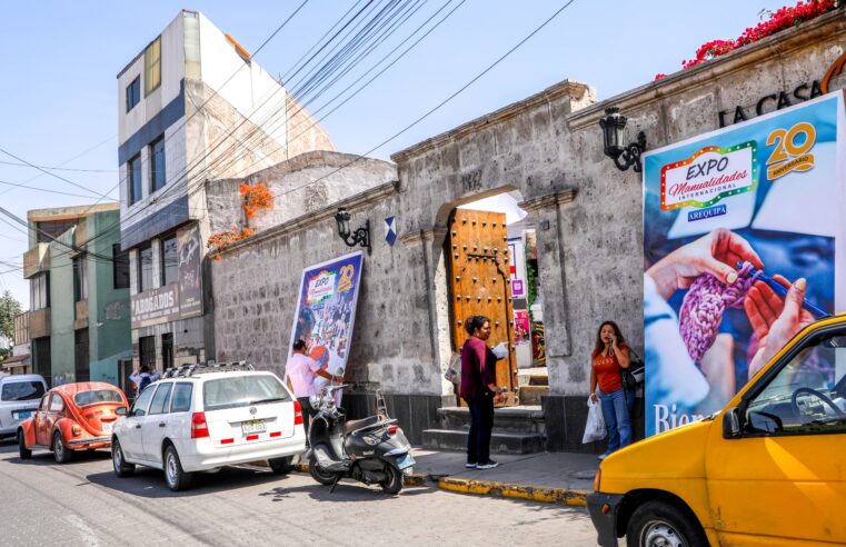 Retiraron letreros colocados sin autorización en centro histórico