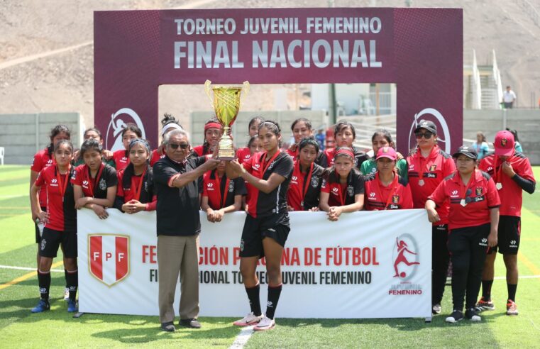 Equipo sub-14 de FBC Melgar Femenino es sub campeón nacional