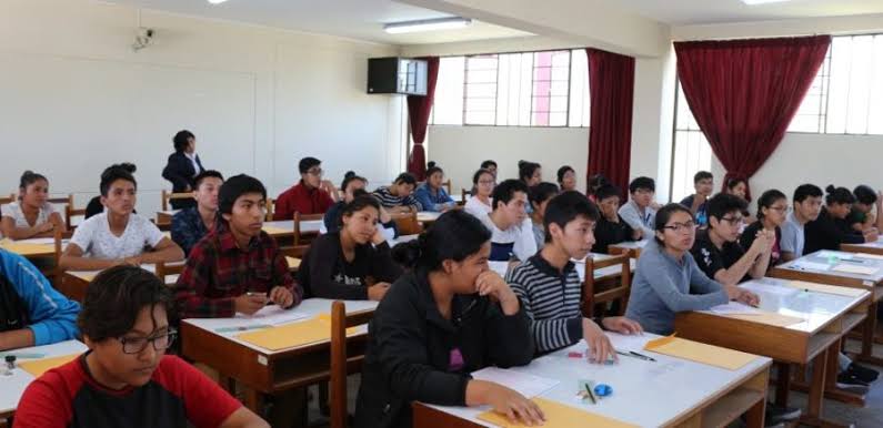 Agustinos tendrán dos semanas de clases y luego docentes acatarán paro indefinido