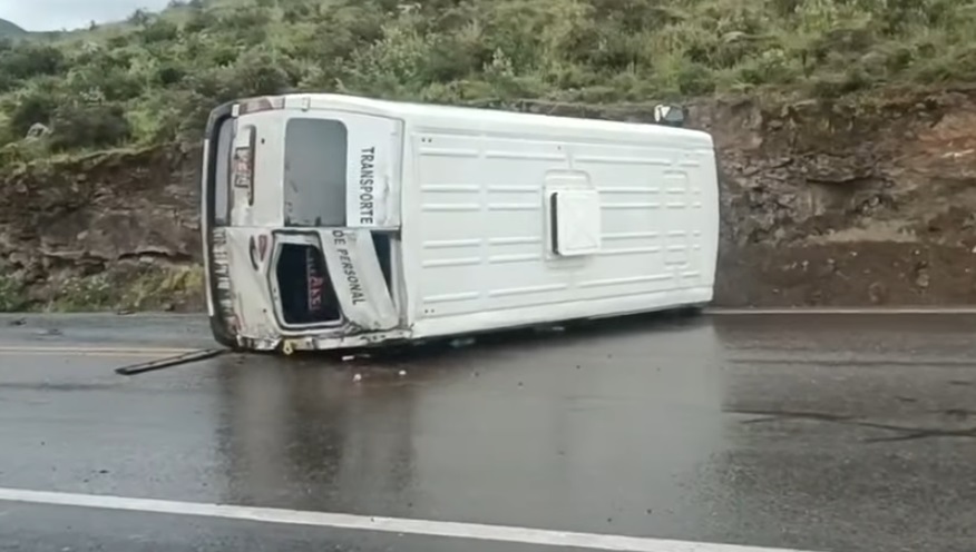 Despiste en la vía Arequipa–Puno deja tres heridos en Yura