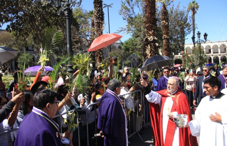 Inicia Semana Santa con bendición de ramos