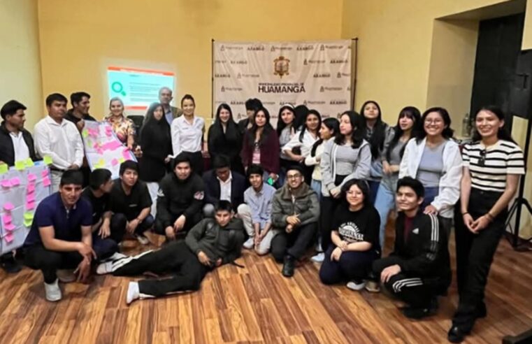 Solo el 17.6 % de jóvenes culminó nivel superior