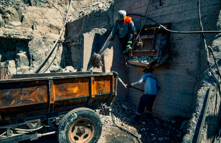 Alcalde de Cahuacho: “En Caravelí mineros le están robando al Estado”