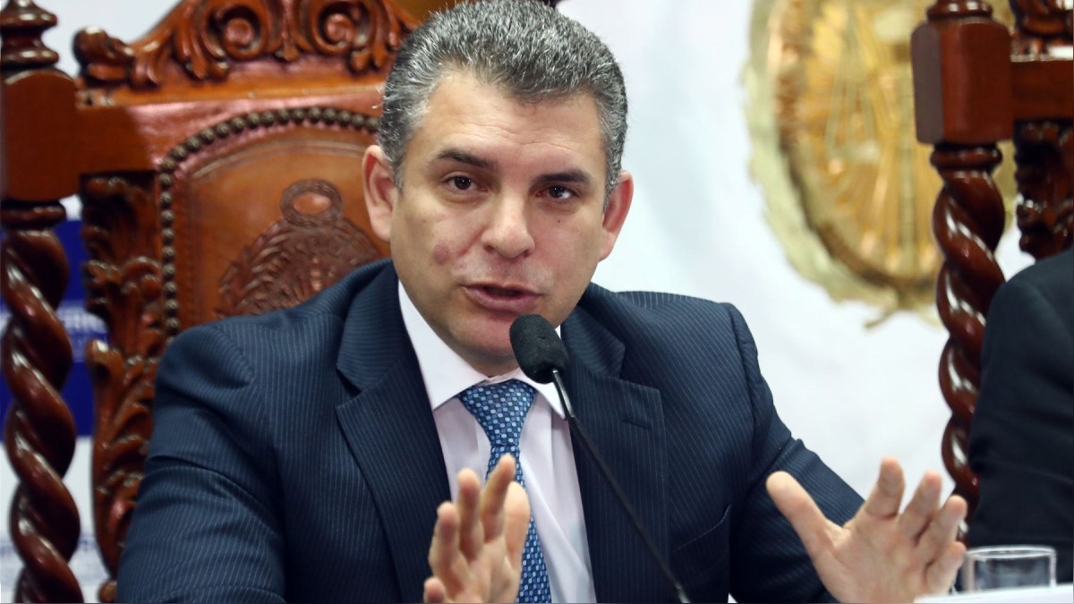 Rafael Vela dice que Fernández Jerí  «está vinculado a grupos de presión y poder»