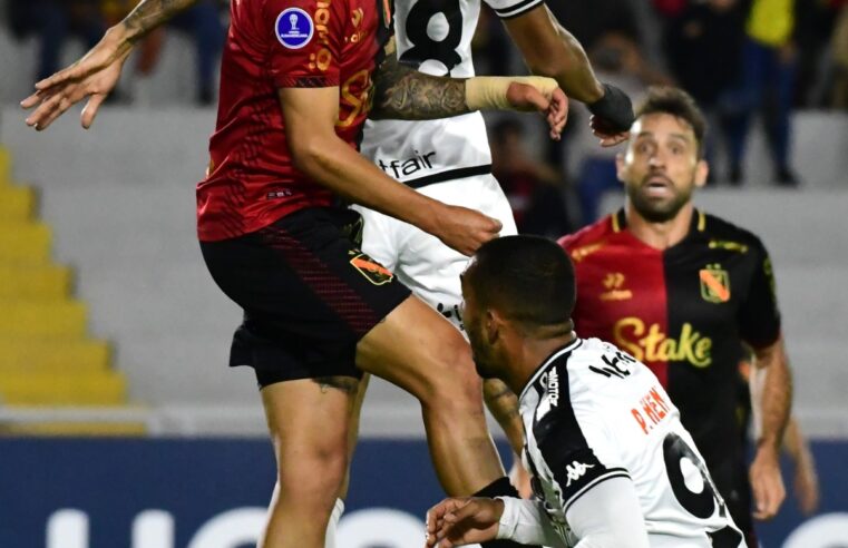 Impredecible FBC Melgar busca eliminar a Vasco da Gama