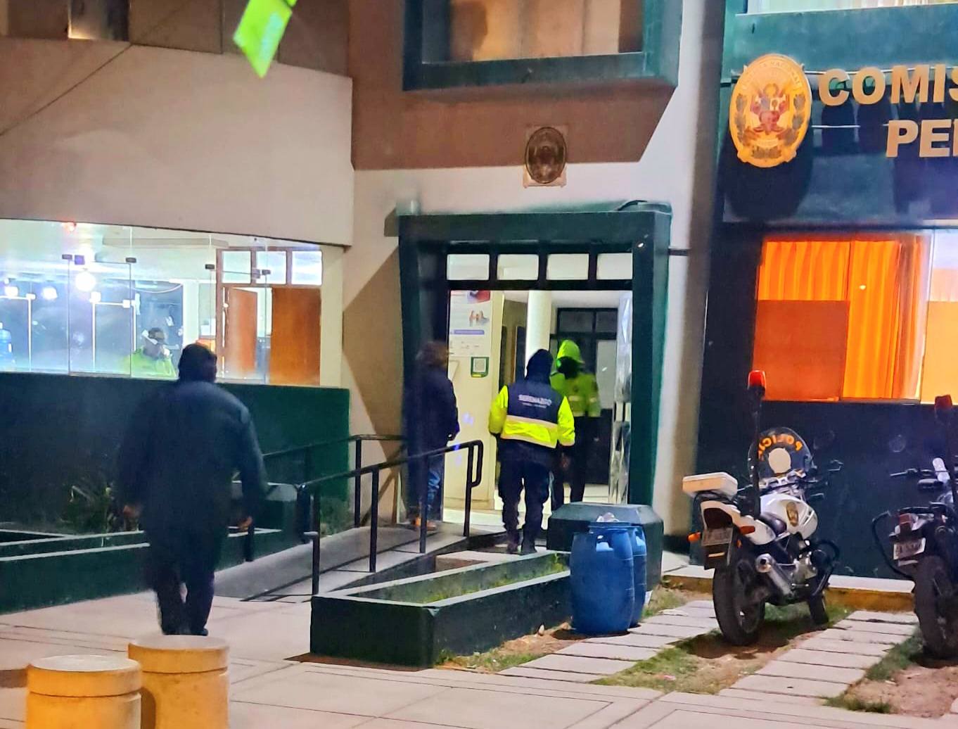 Delincuentes roban 20 mil soles y una camioneta en Majes