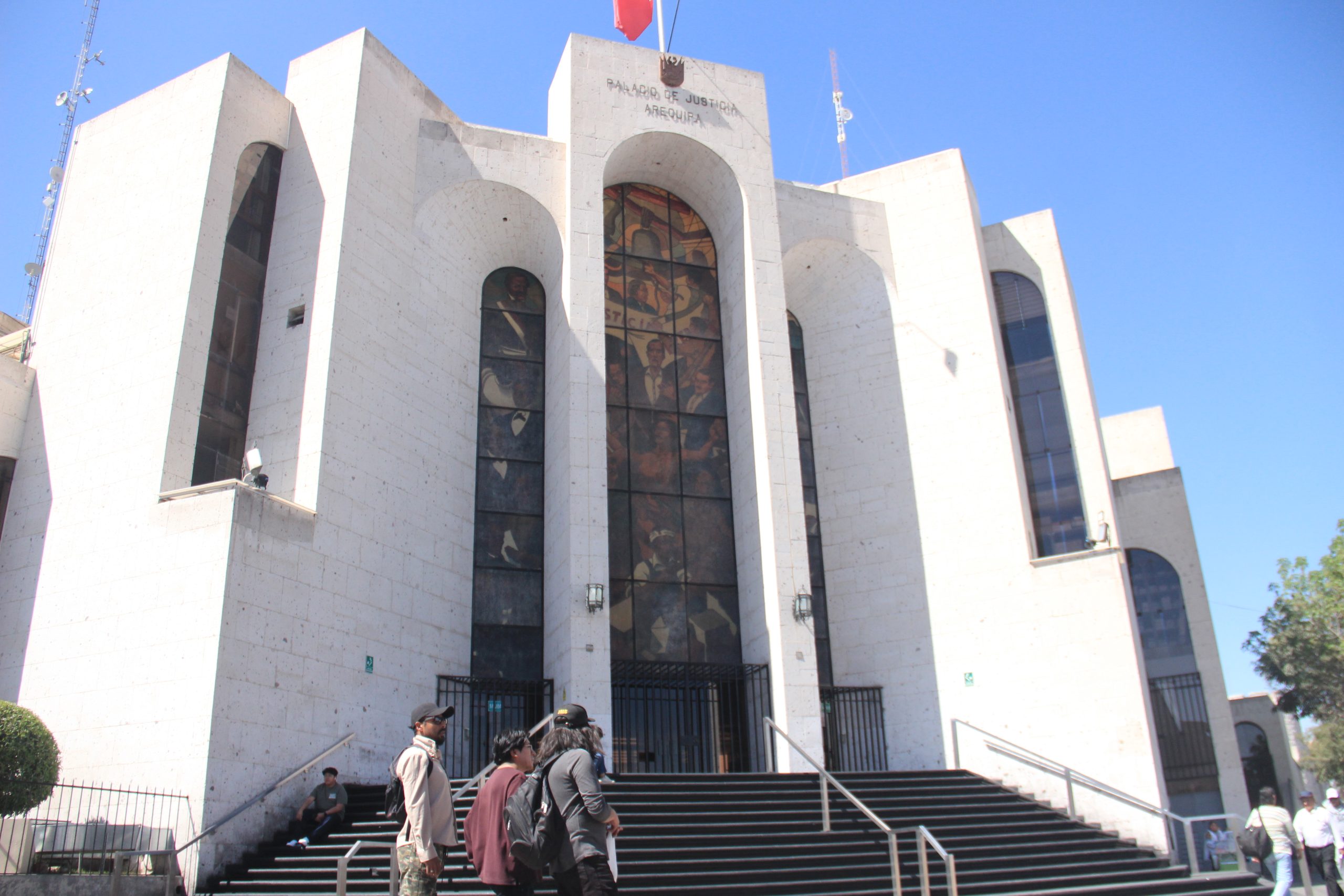 Trabajadores del Poder Judicial esperan aprobación de ley para incremento remunerativo