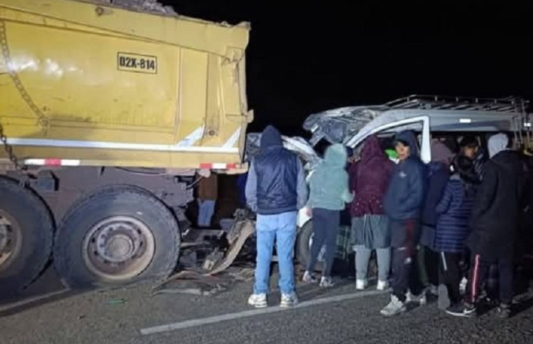 Trágico accidente vehicular deja 8 personas fallecidas en Azángaro