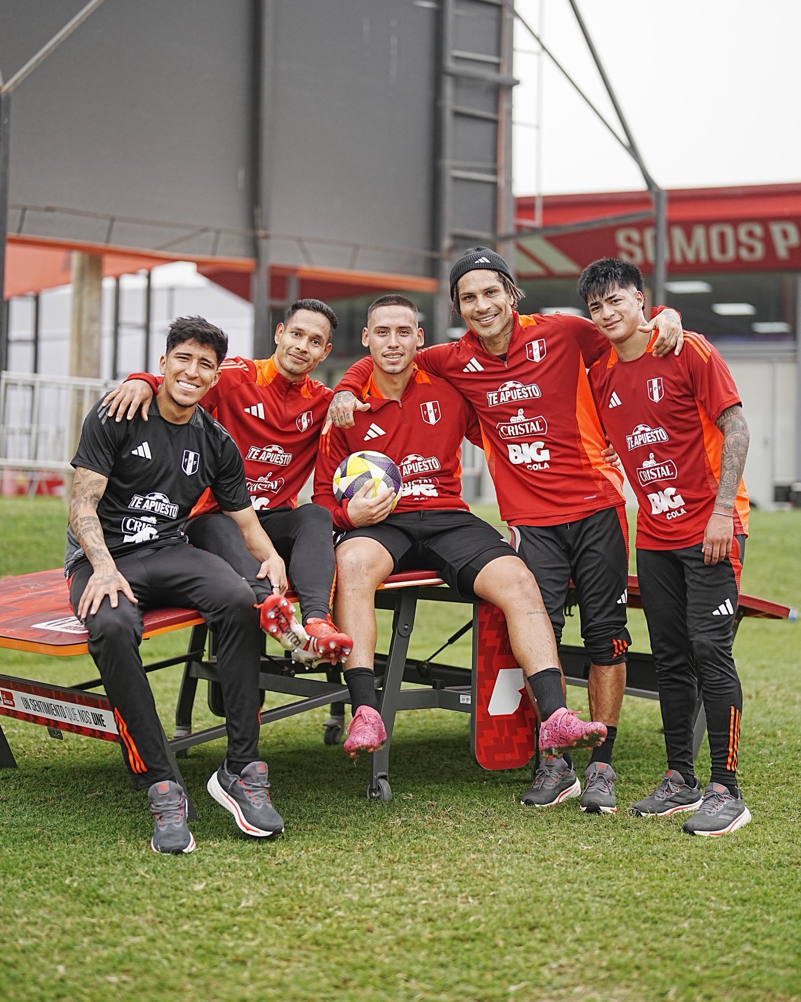 Perú agoniza en las eliminatorias, solo vale ganar