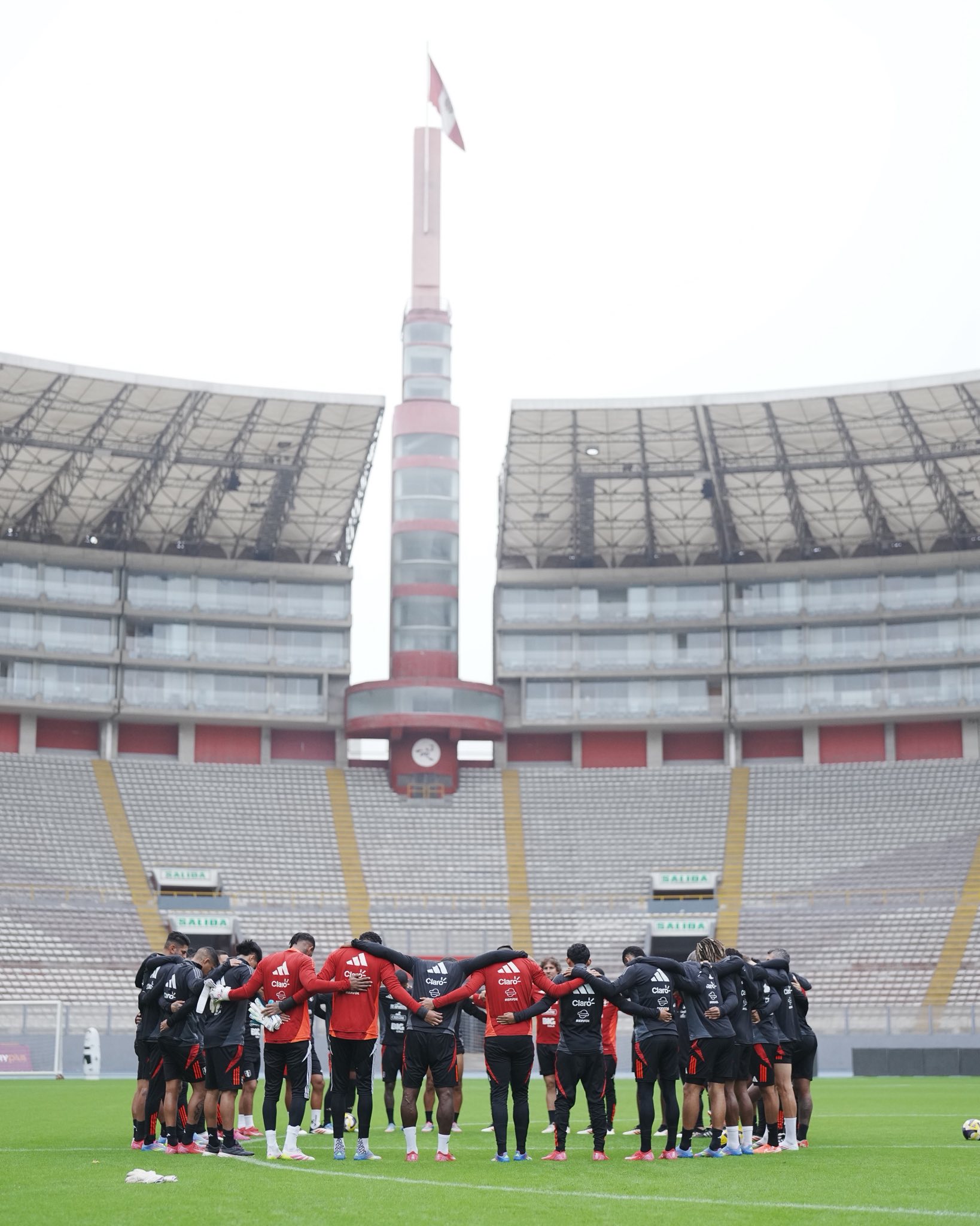 Con Paolo Guerrero como titular hoy ante Ecuador