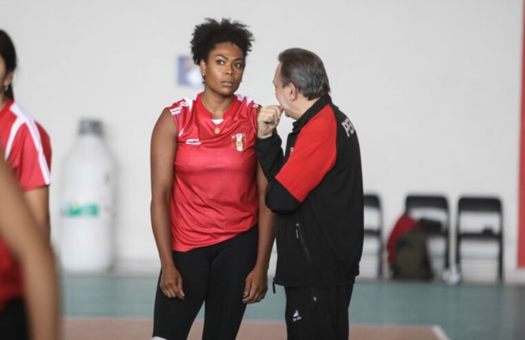 Ángela Leyva se sumó a los entrenamientos de la selección de vóley