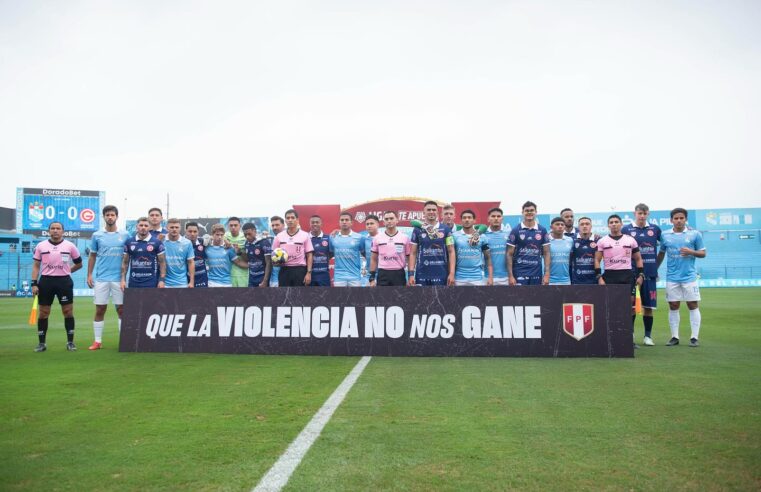 Asistentes al estadio Alberto Gallardo en pánico por sismo en Lima