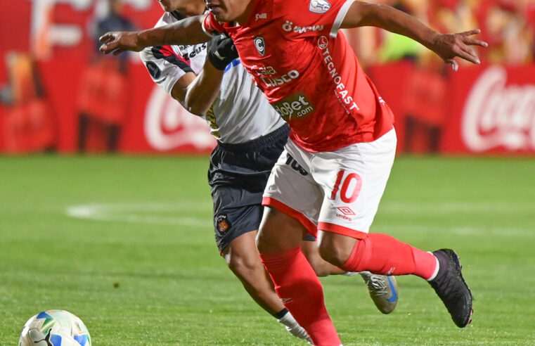 Cueva asegura que no fue valorado por Cienciano del Cusco