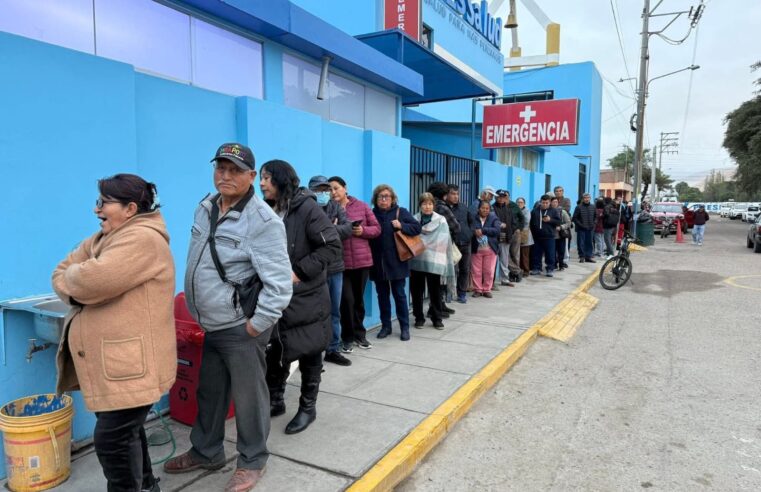 Asegurados de EsSalud Camaná sin  citas por falta de médicos y especialidades