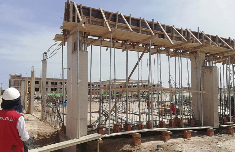 Advierten deficiencias técnicas y retrasos en obra millonaria