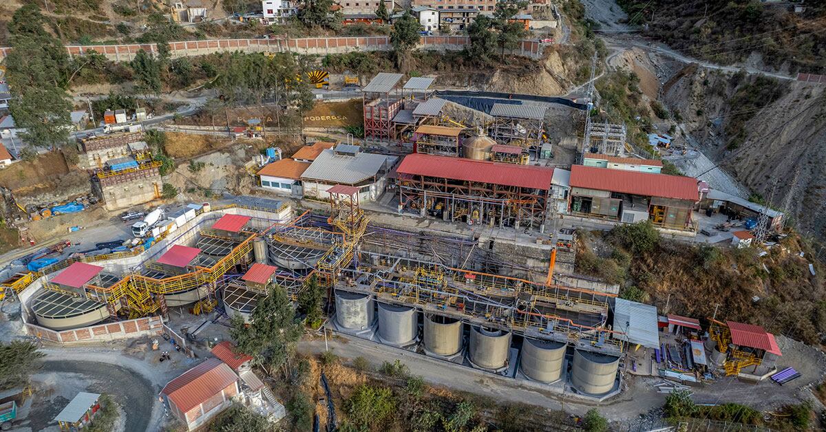 Minera Poderosa trabaja con mineros informales y comuneros exigen su salida