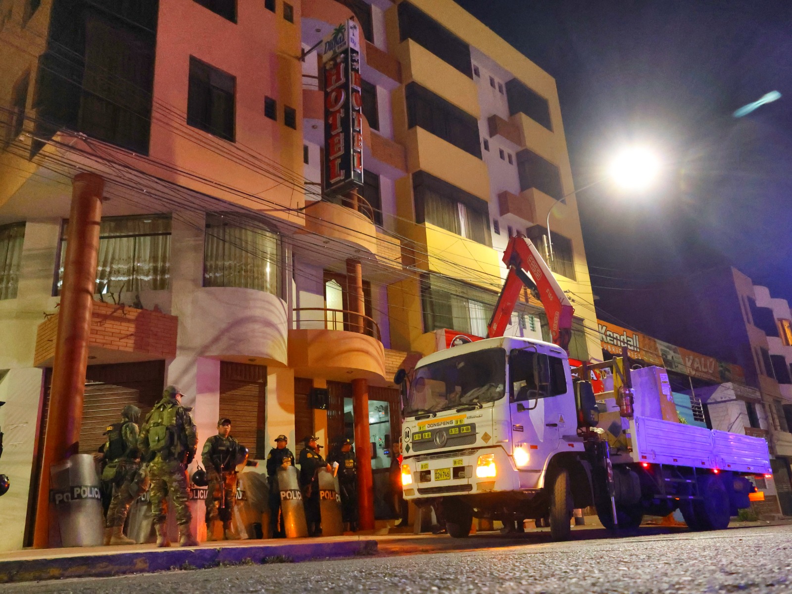 Municipio y PNP clausuran hoteles para reducir informalidad e inseguridad