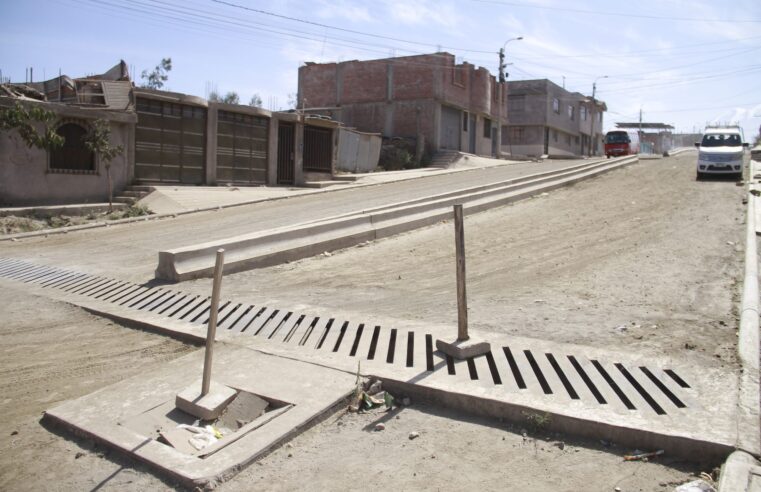 Vecinos de Mariano Melgar exigen reactivación de obras viales