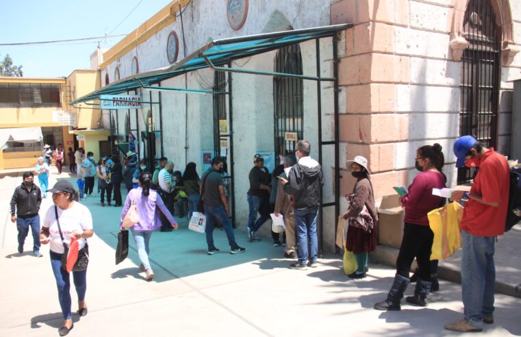 Cuestionan fallas del plan «Cero Colas» en hospital Goyeneche