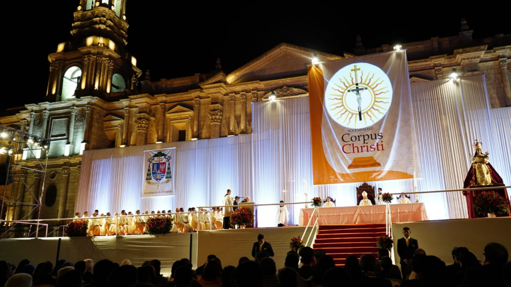 Miles de fieles participaron en celebración de Corpus Christi – Diario ...
