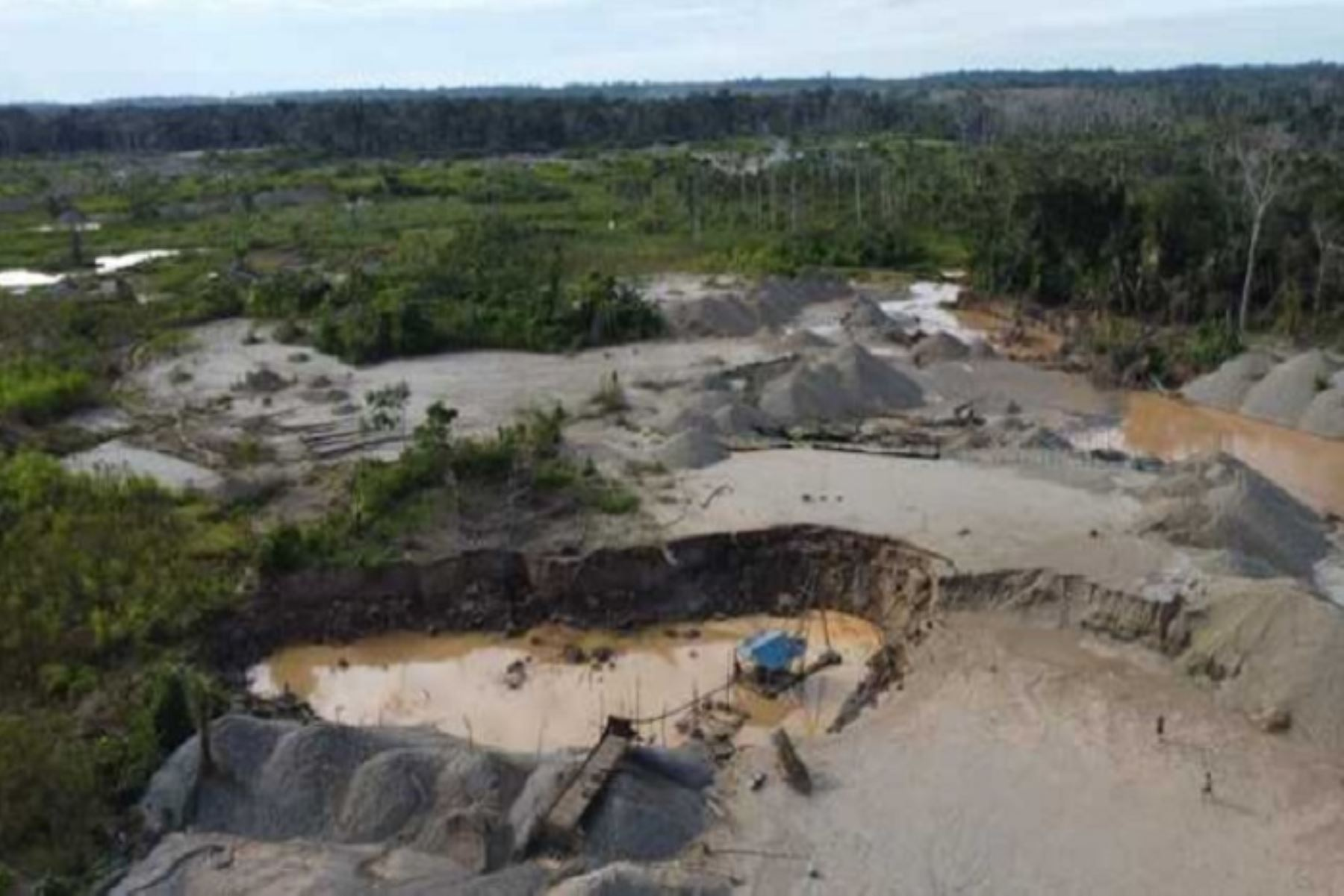 Recuperan suelos contaminados con tecnología